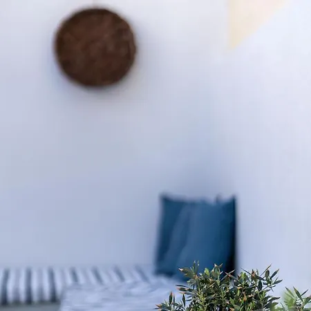 Tholos & Prive Jacuzzi Villa *