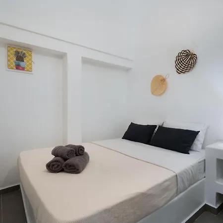 Tholos & Prive Jacuzzi Villa Kamari (Santorini)