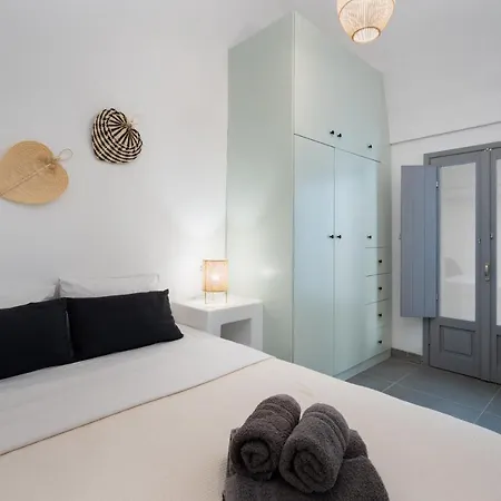 ヴィラ Tholos & Prive Jacuzzi Kamári