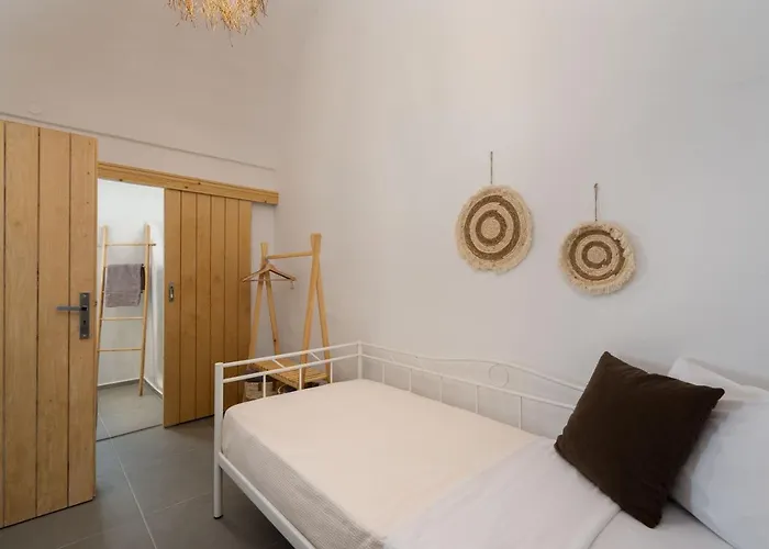 Tholos & Prive Jacuzzi Villa