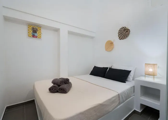 Tholos & Prive Jacuzzi Villa Kamári