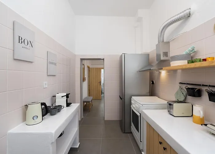 Villa Tholos & Prive Jacuzzi Kamári