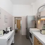 Villa Tholos & Prive Jacuzzi Kamári