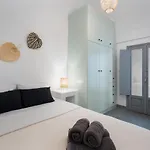 Villa Tholos & Prive Jacuzzi Kamári