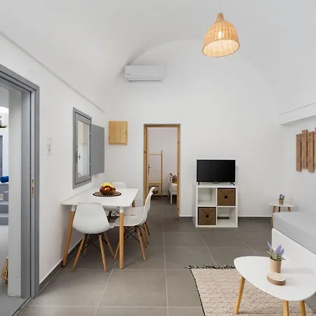 Tholos & Prive Jacuzzi Kamári