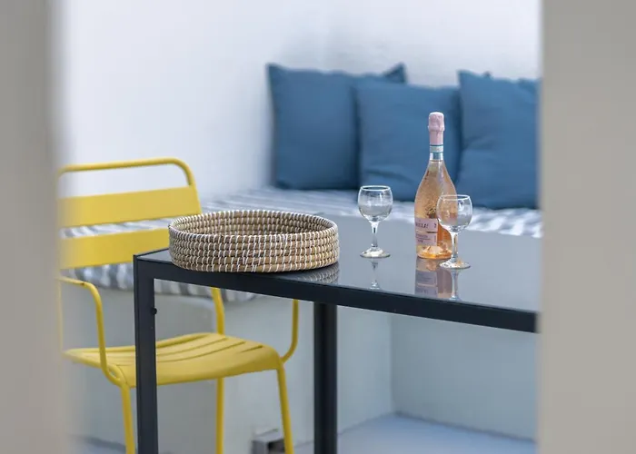 Tholos & Prive Jacuzzi * Kamári