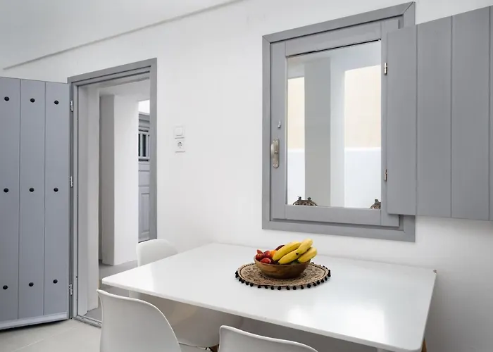 Tholos&prive Jacuzzi Kamári